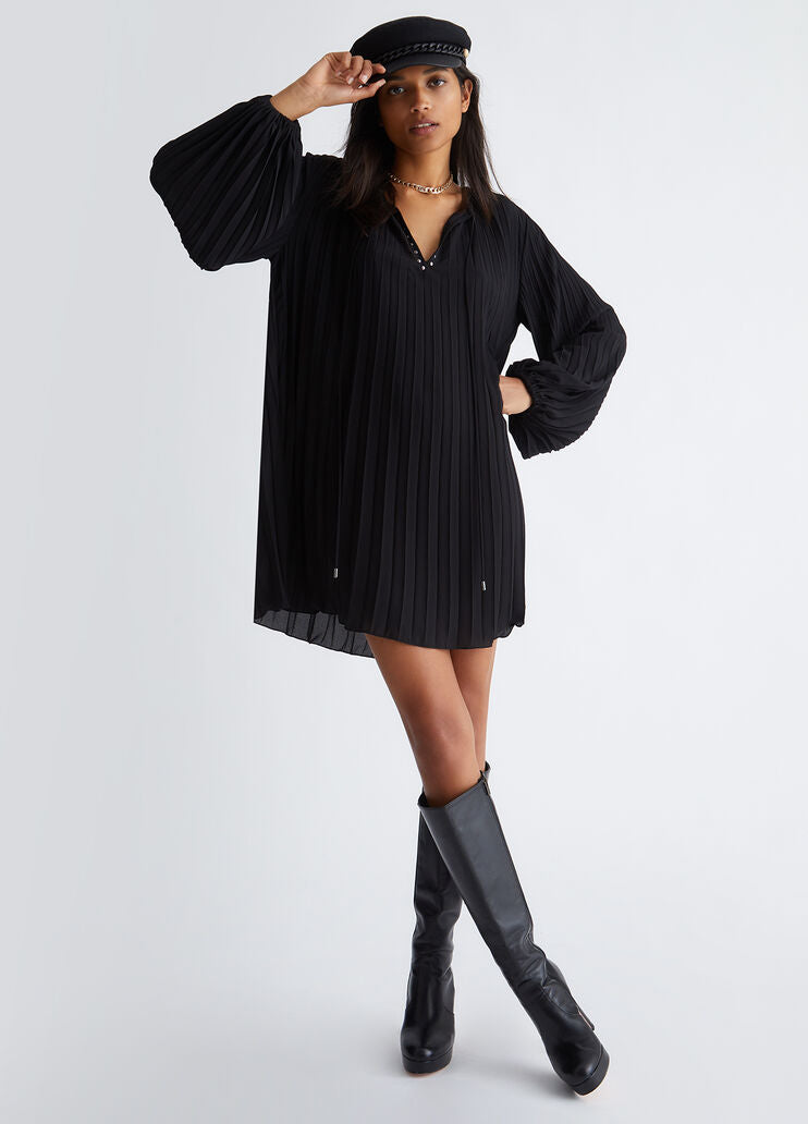 Robe courte en georgette plissée