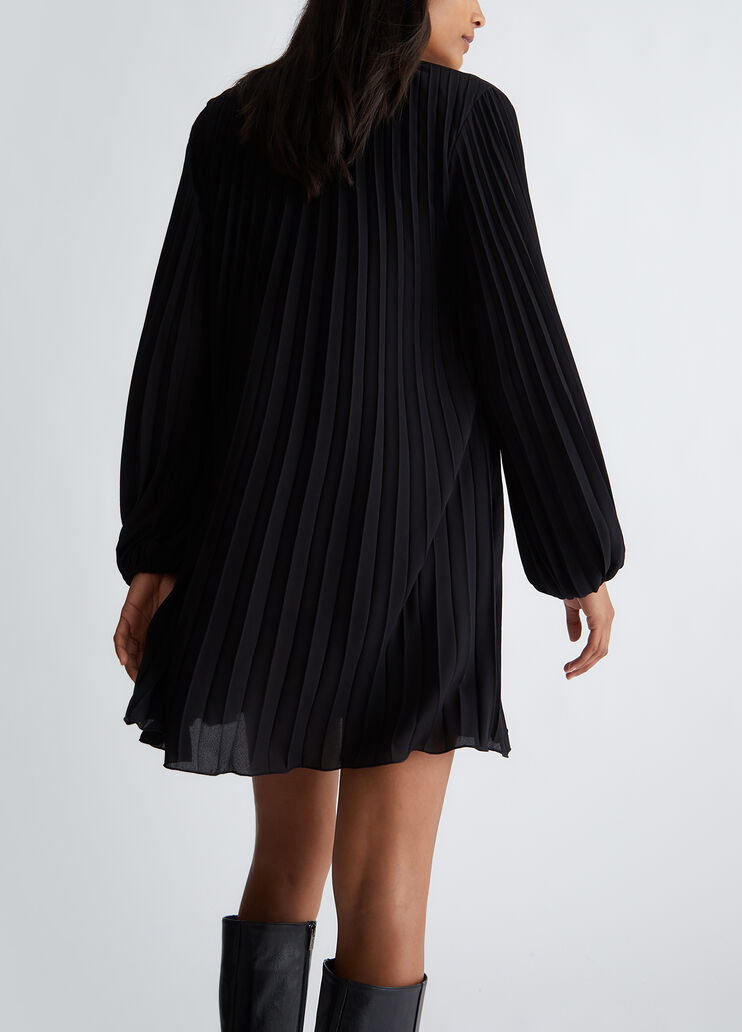 Robe courte en georgette plissée