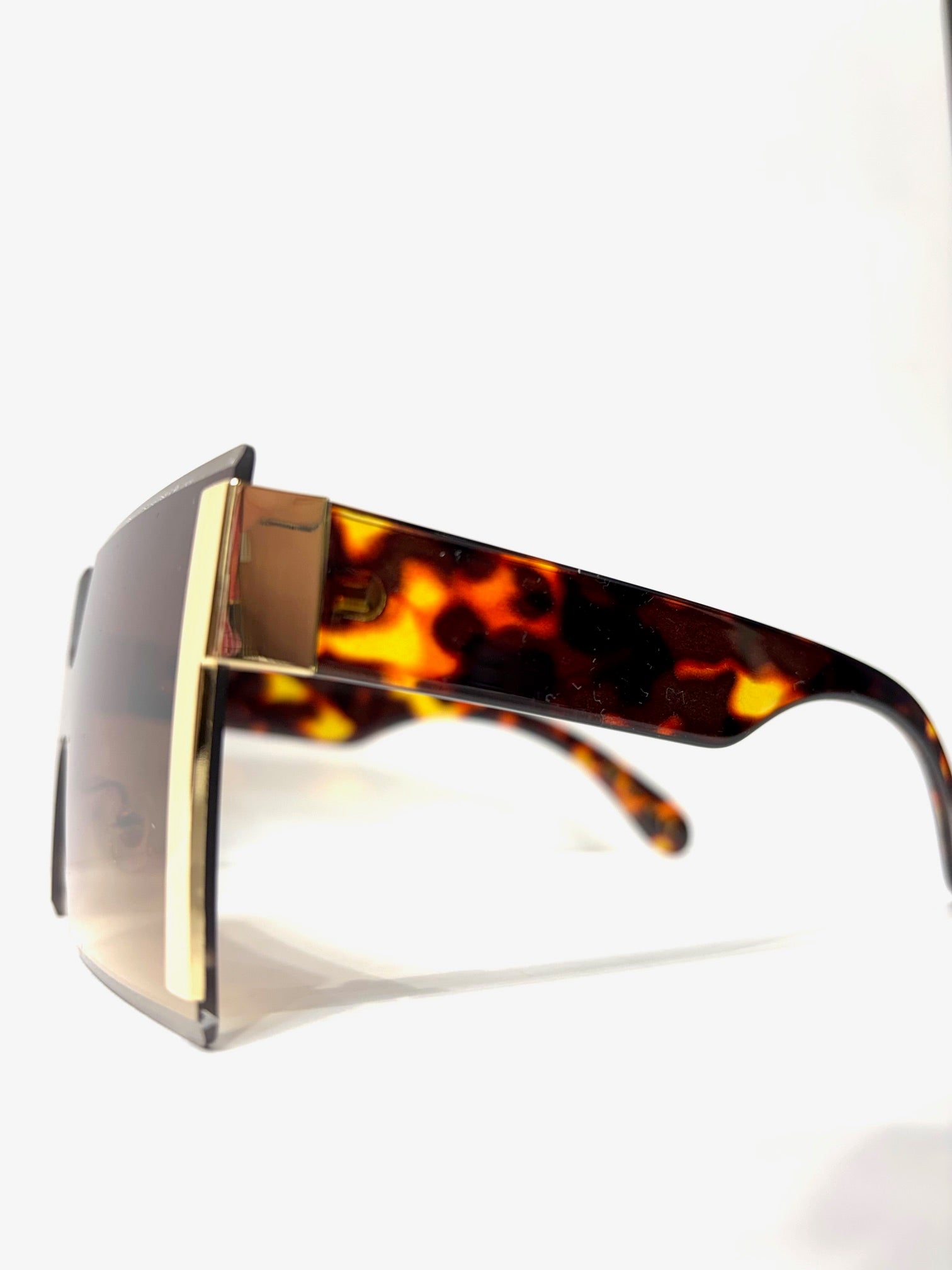 5000003151940_(LUNETTES RECTANGLES__ECAILLE__3__20250429151600288.jpg)_ORGAHUB